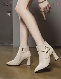 autumn and winter new pointed short boots